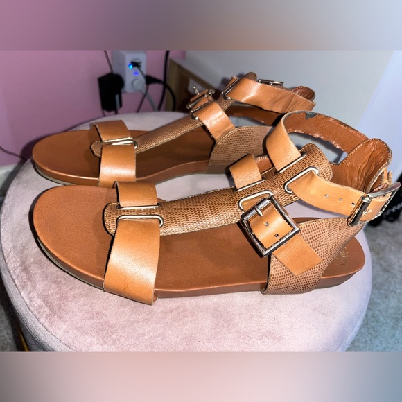 Vince Camuto Women's Brown Leather Sandals - Picture 9 of 9